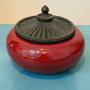 Vintage Sang de Boeuf Oxblood Lidded Jar Fitz & Floyd
Malbaks Style Collectible